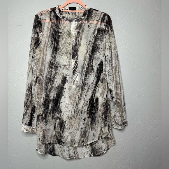 M & Co Sheer High Low Top Sheath Snake Blouse SZ Large NEW - Picture 6 of 14